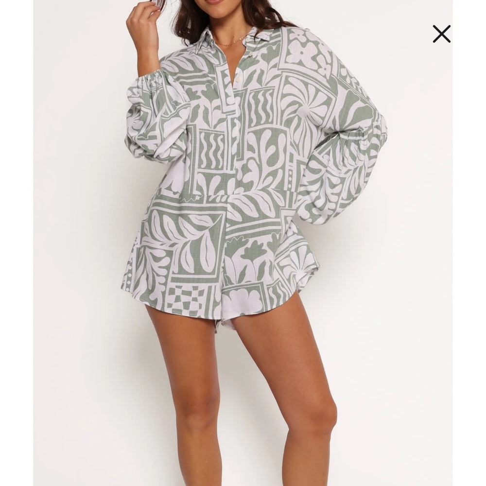 NWT Petal + Pup Tansy Long Sleeve Romper Women’s Size S Sage Green Tie Waist